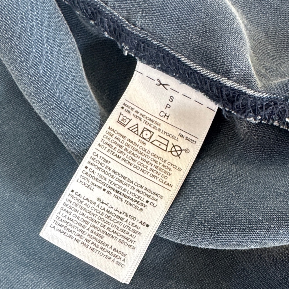 Old Navy Blue Button Down Shirt - Picture 4 of 5